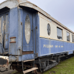 Voiture Pullman sur voie du dépôt
